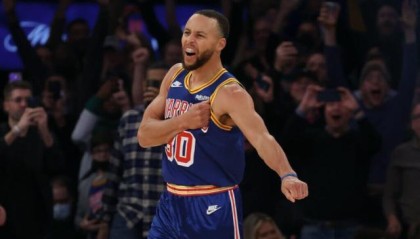 GGBET官方平台-库里近筐终结成勇士隐忧 球队大轮换即将到来